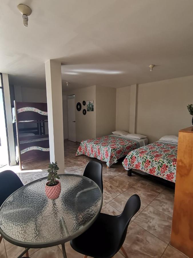 Mi Pequeno Club Hotel Lima Bagian luar foto